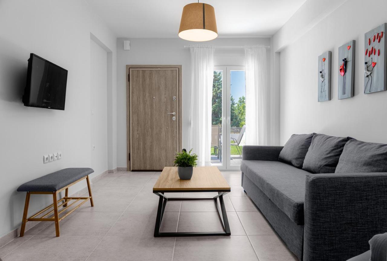 V Luxury Apartments Posidi Exterior photo