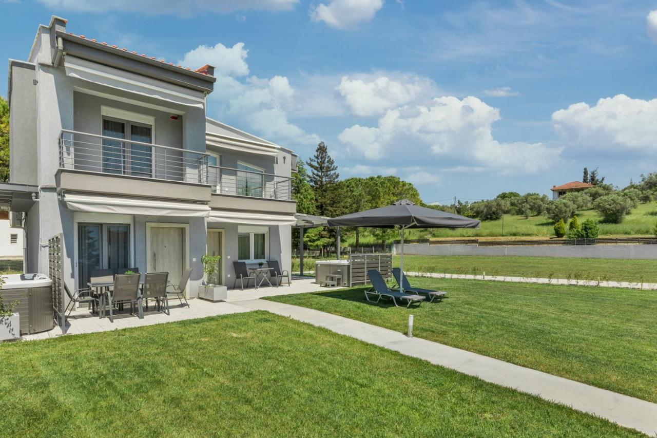 V Luxury Apartments Posidi Exterior photo